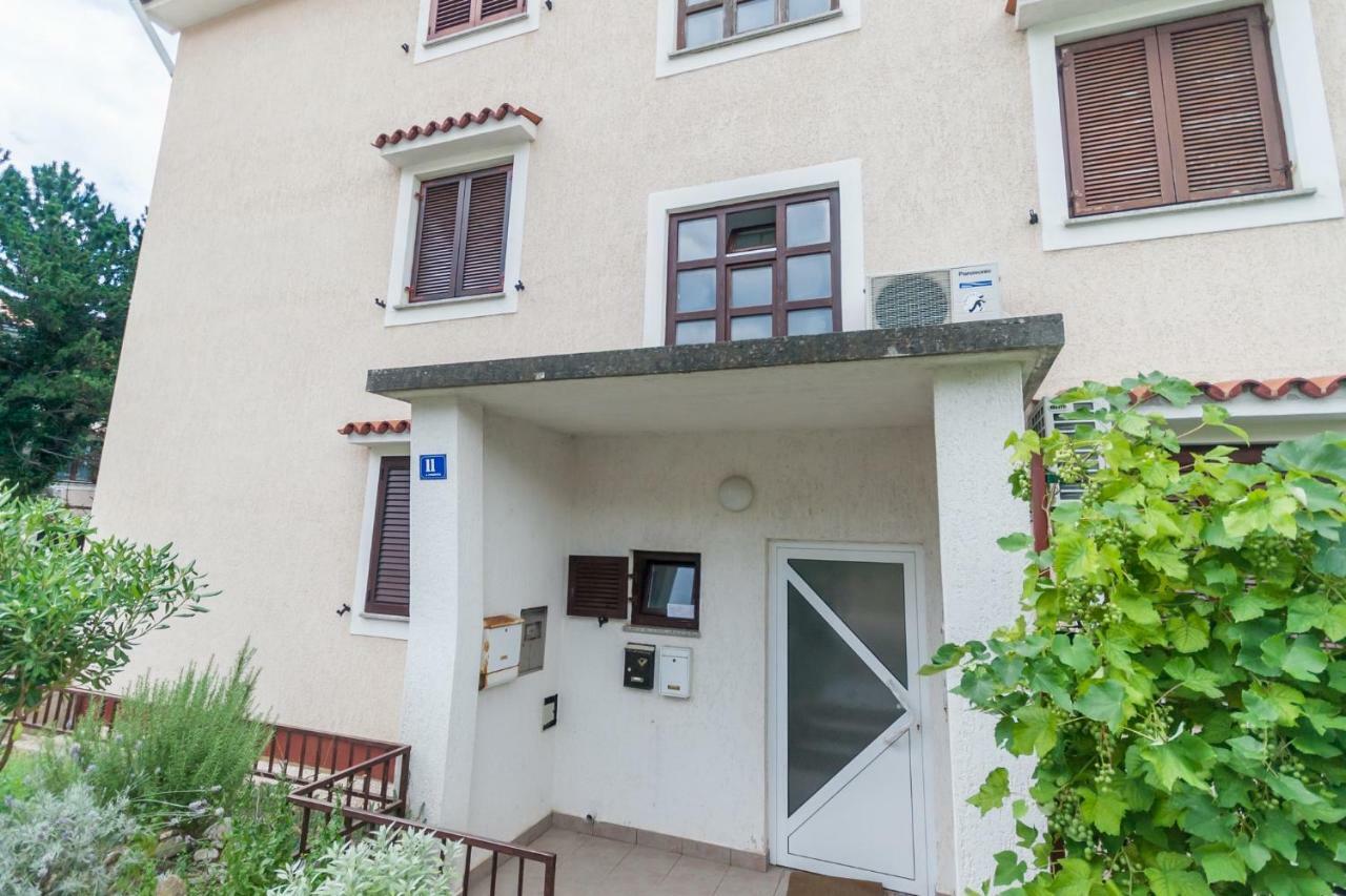 Apartment Glorija With Balcony Baška Kültér fotó