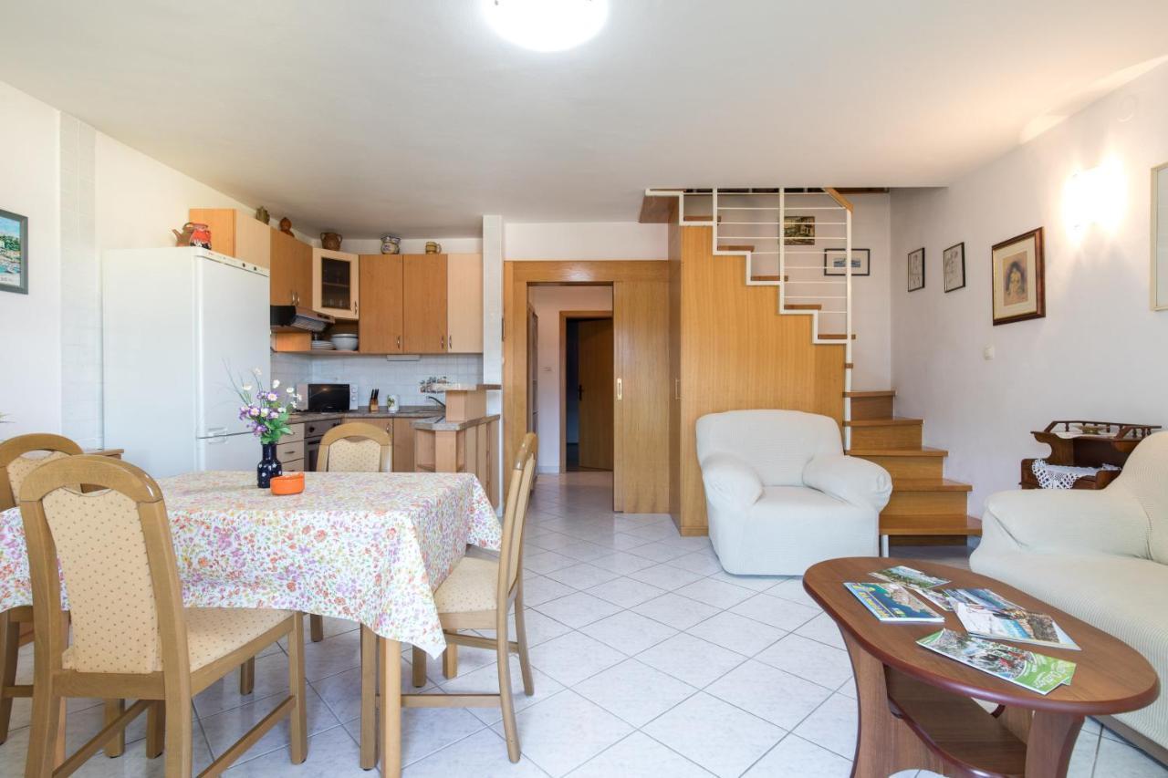 Apartment Glorija With Balcony Baška Kültér fotó